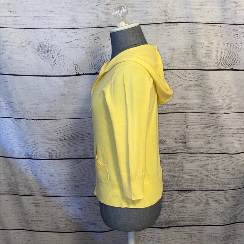 Yellow Sweater - Picture 3 of 7